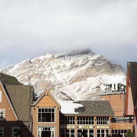 Basecamp Suites Banff Bagian luar foto