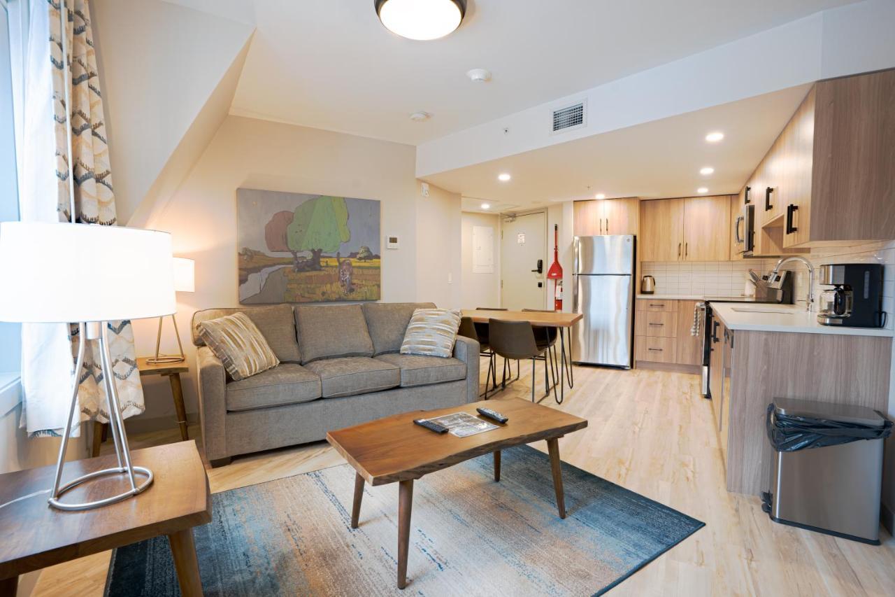 Basecamp Suites Banff Bagian luar foto