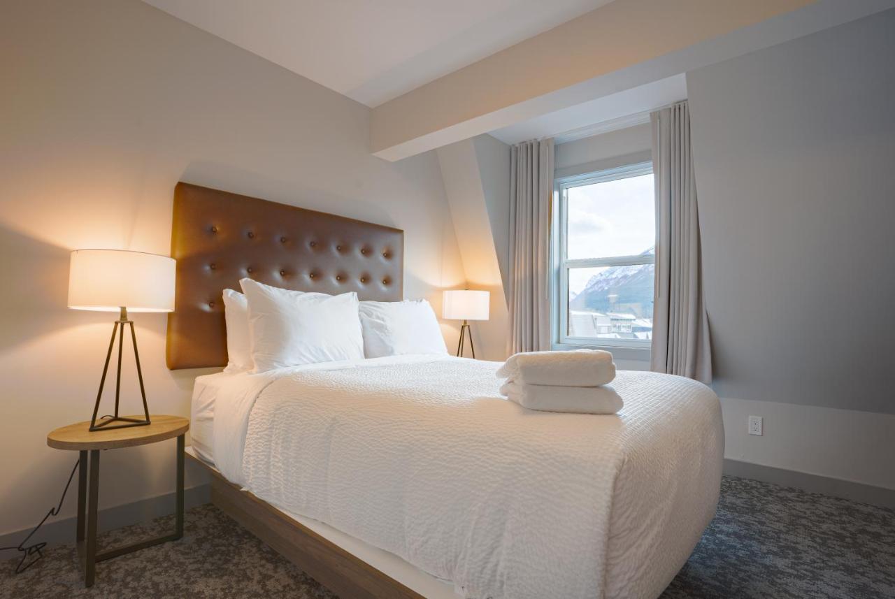Basecamp Suites Banff Bagian luar foto