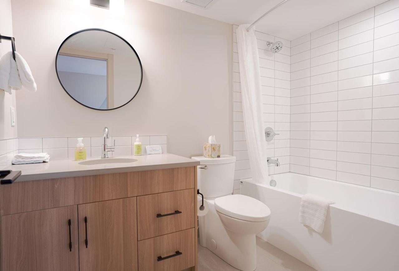 Basecamp Suites Banff Bagian luar foto