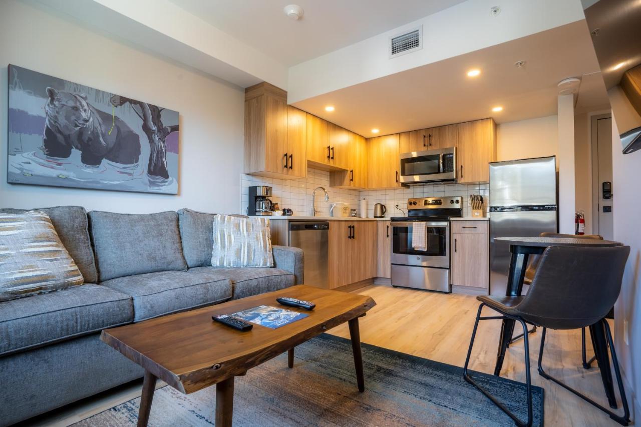 Basecamp Suites Banff Bagian luar foto