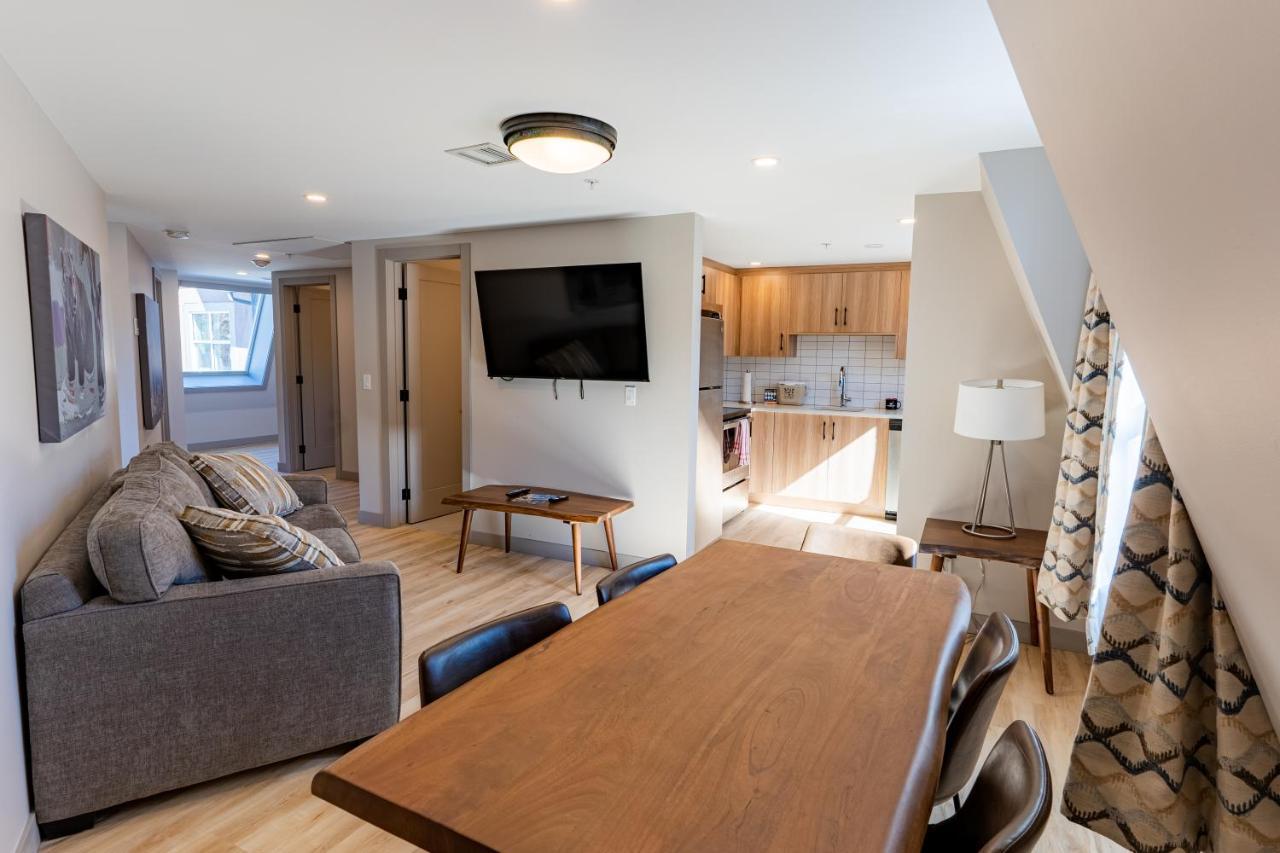 Basecamp Suites Banff Bagian luar foto